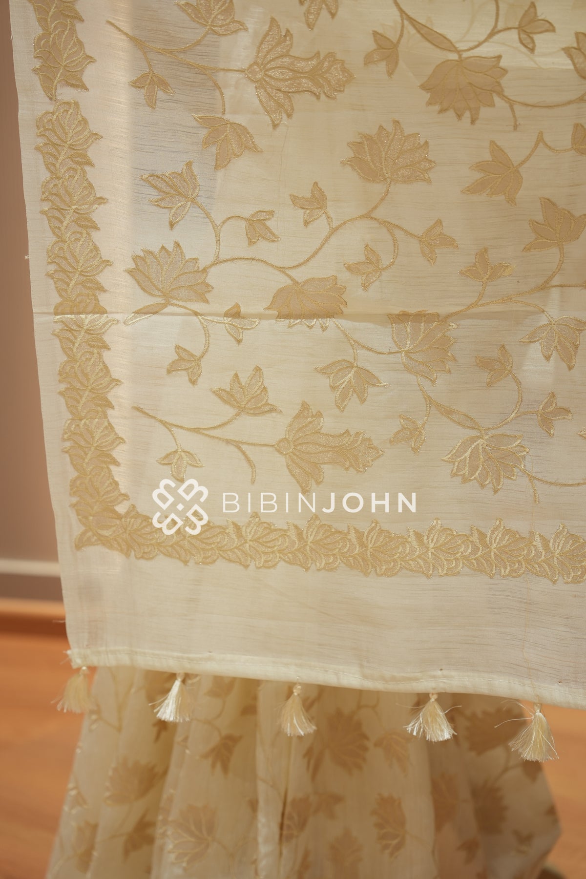 Silk Embroidery Saree For Women Ivory Cream BJ2356