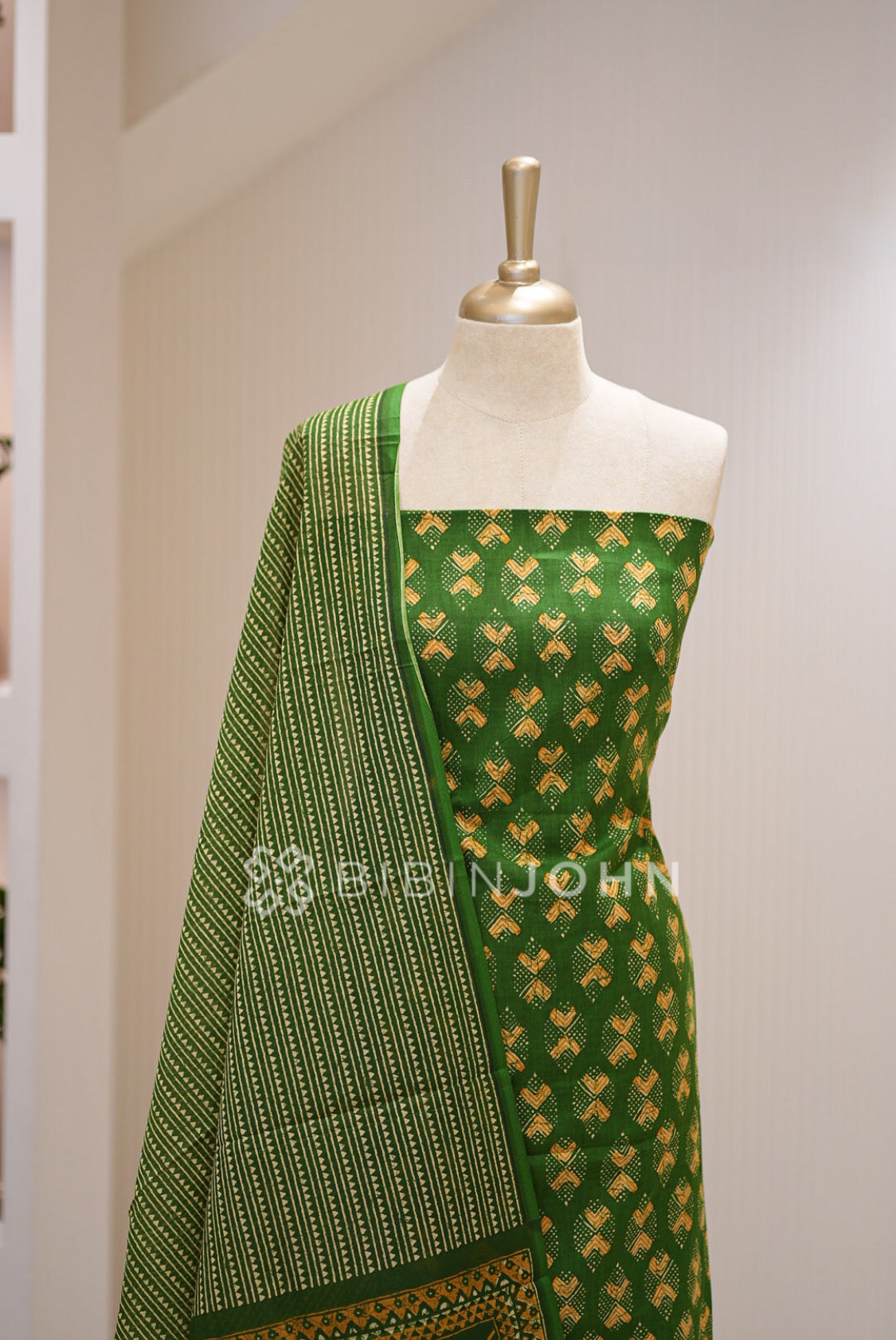 Printed Cotton Unstitched Salwar Suit Material Green  CLOSE VIEW
