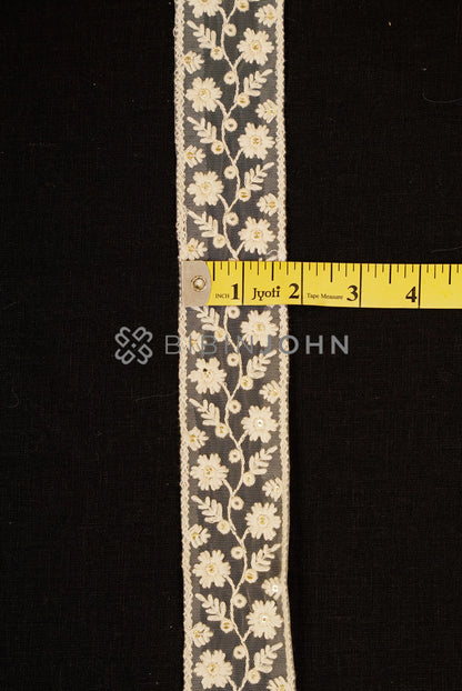 Lucknow Lace Off White close view