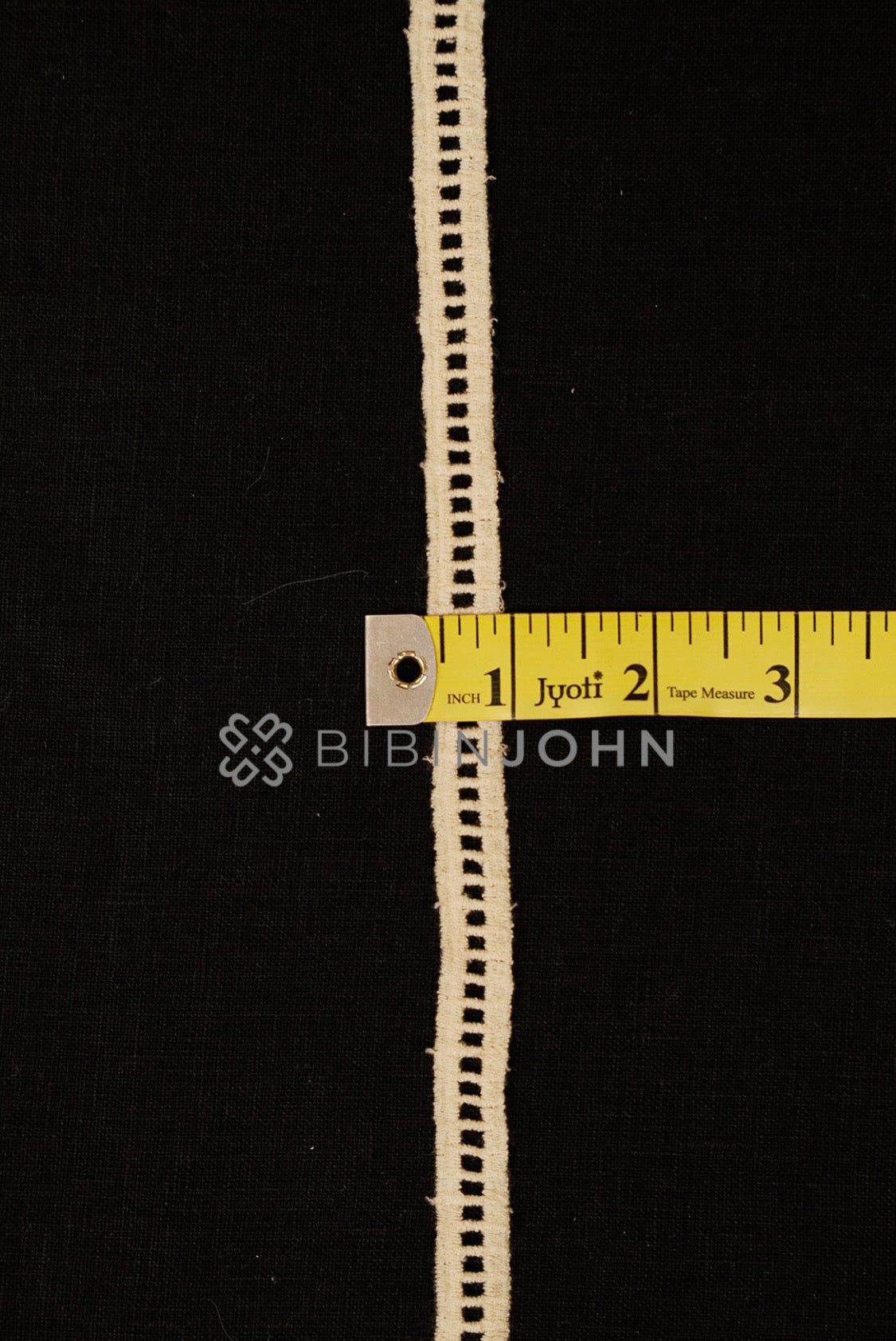 Cotton Lace Off White close view