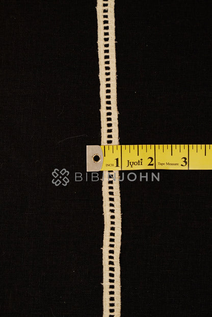 Cotton Lace Off White close view