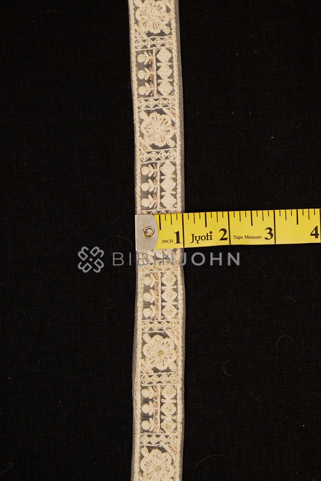 Lucknow Lace Off White close view