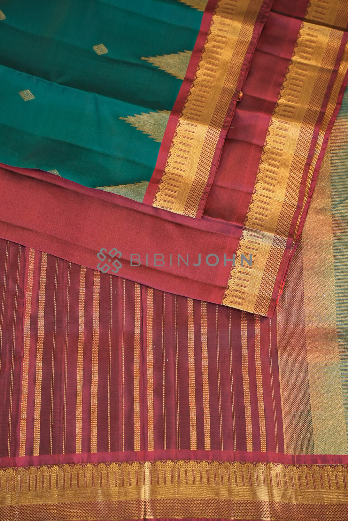 Silk Saree For Women Peacock Green CLOSE VIEW