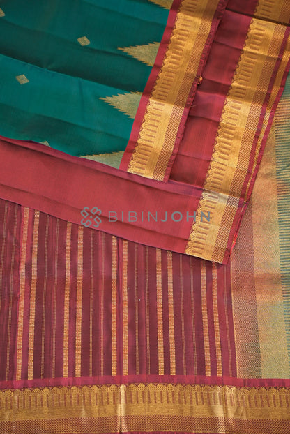 Silk Saree For Women Peacock Green CLOSE VIEW