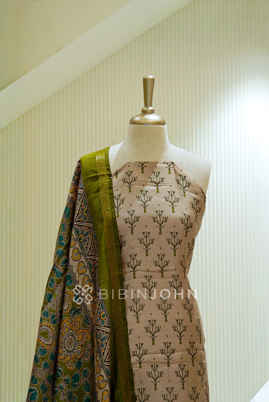 Printed Semi Silk Unstitched Salwar Suit Material Beige CLOSE VIEW