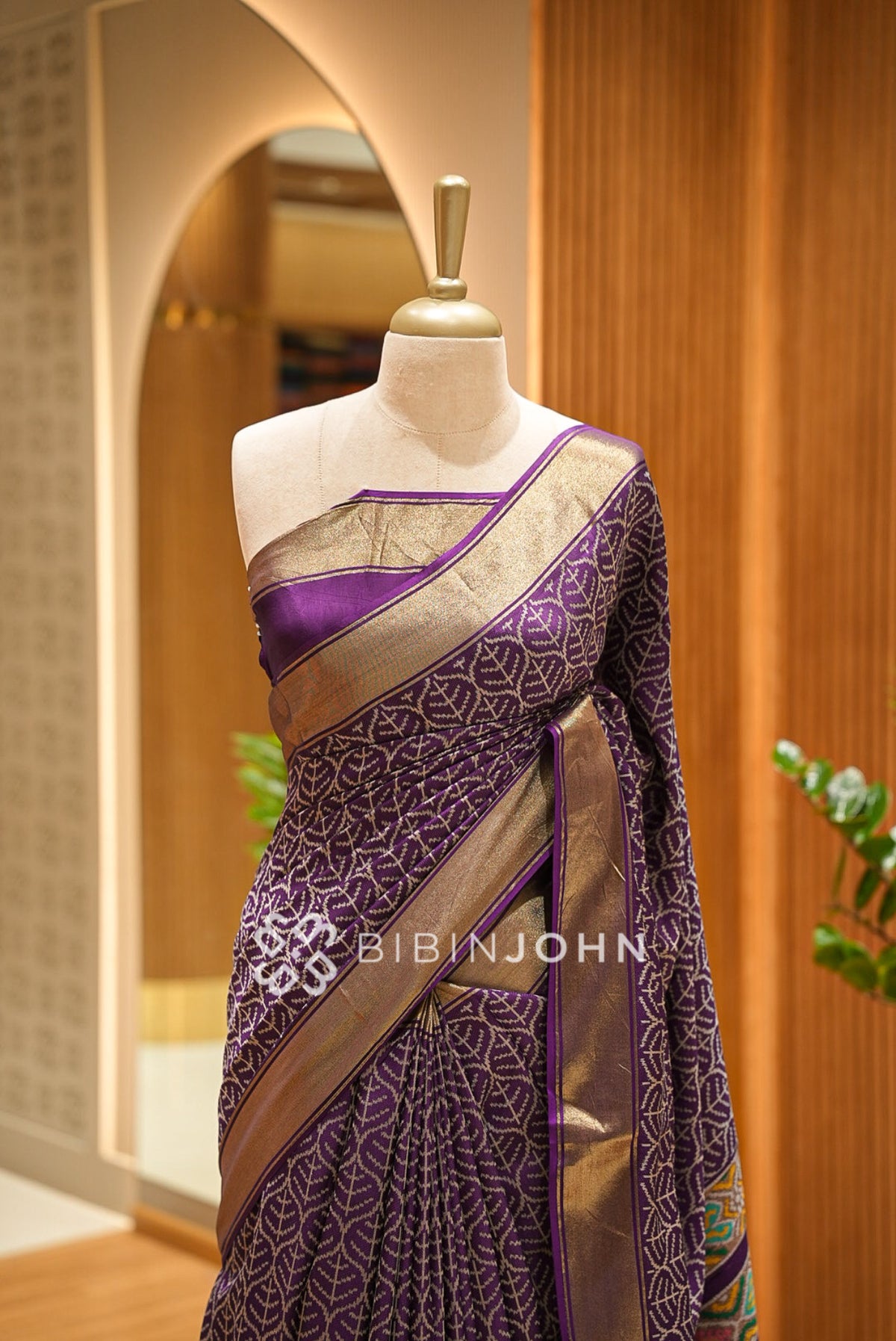 Silk Brocade  Saree For Women Deep Purple  CLOSE VIEW