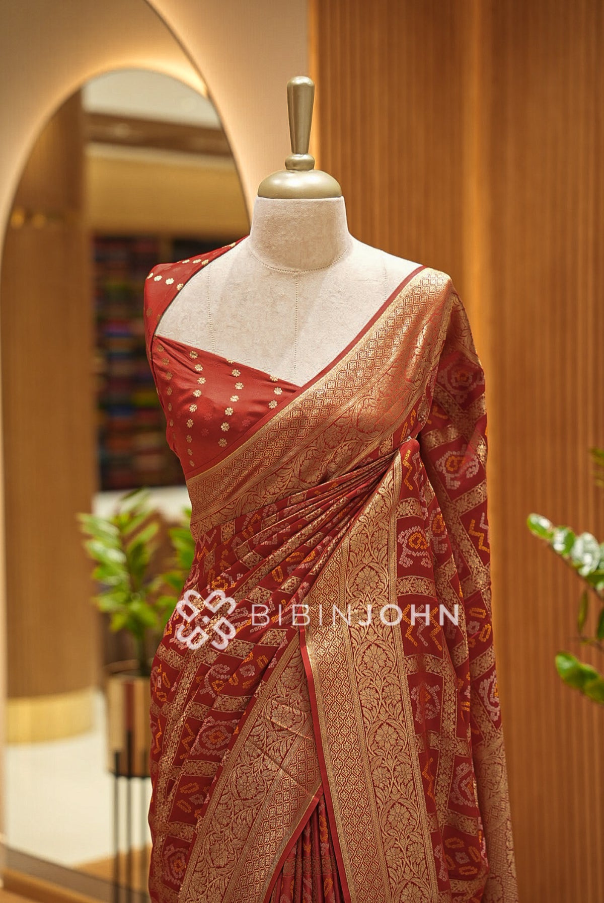 Silk Brocade Saree For Women Rust Red CLOSE VIEW