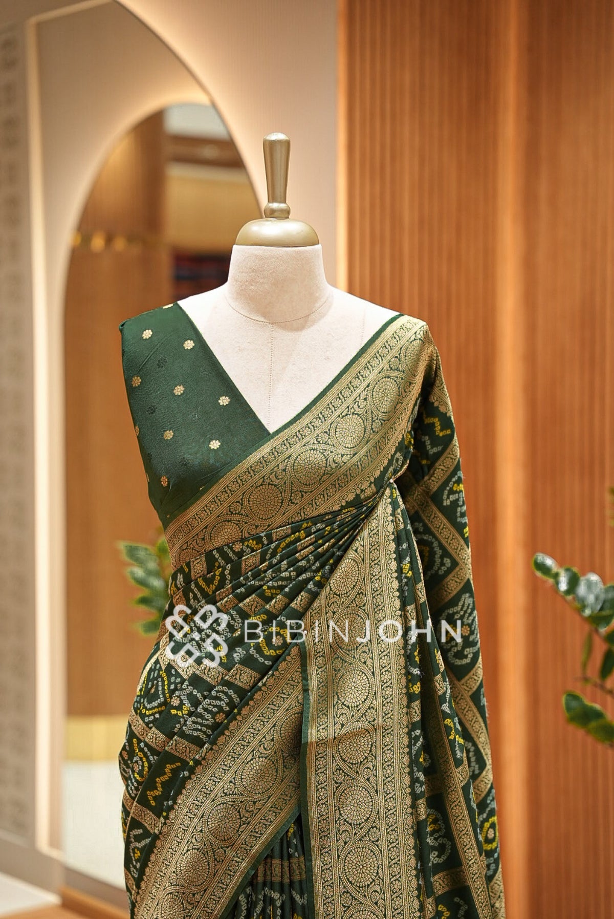 Silk Brocade Saree For Women Deep Forest Green CLOSE VIEW