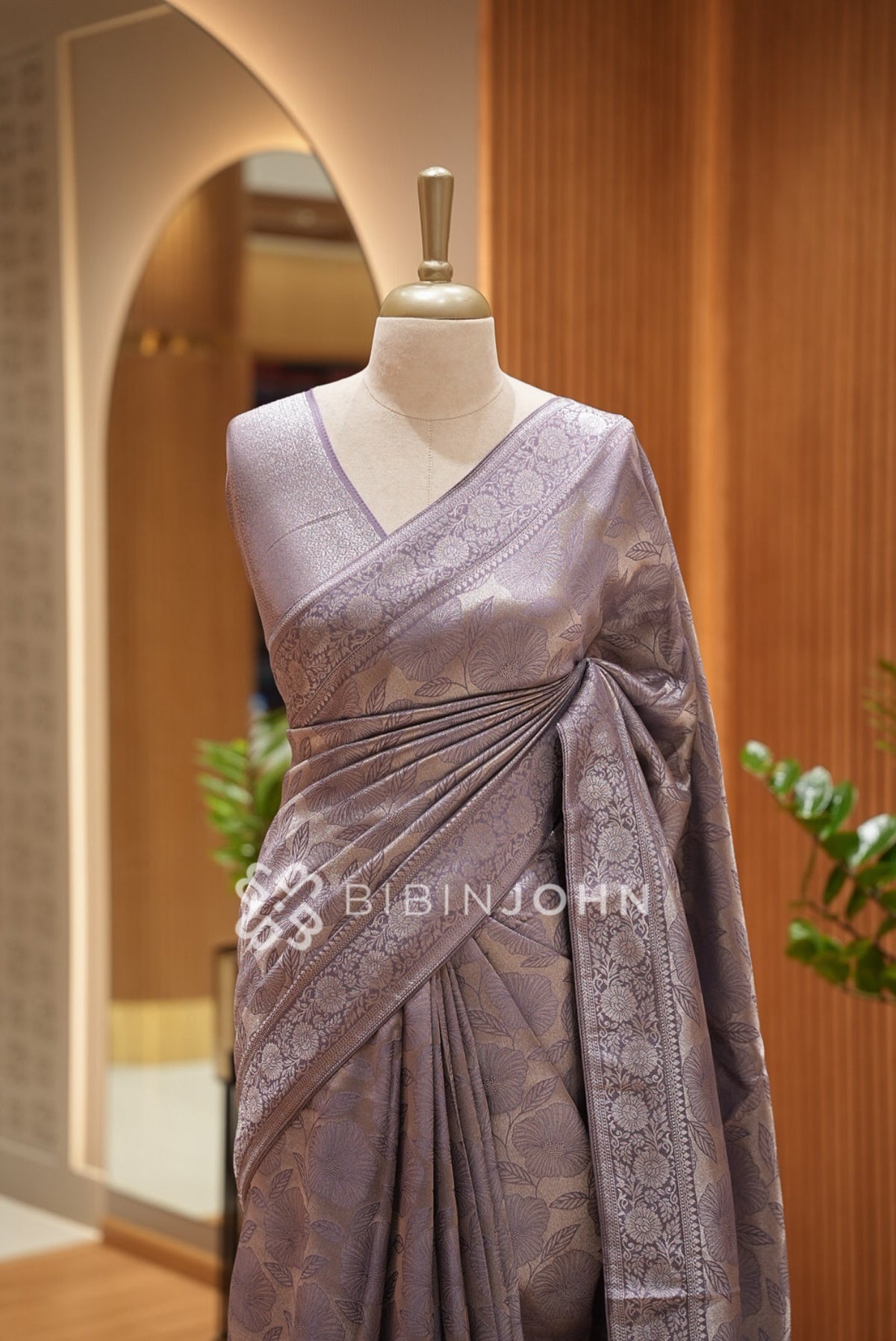 Silk Brocade Saree For Women Dusty Lavender CLOSE VIEW