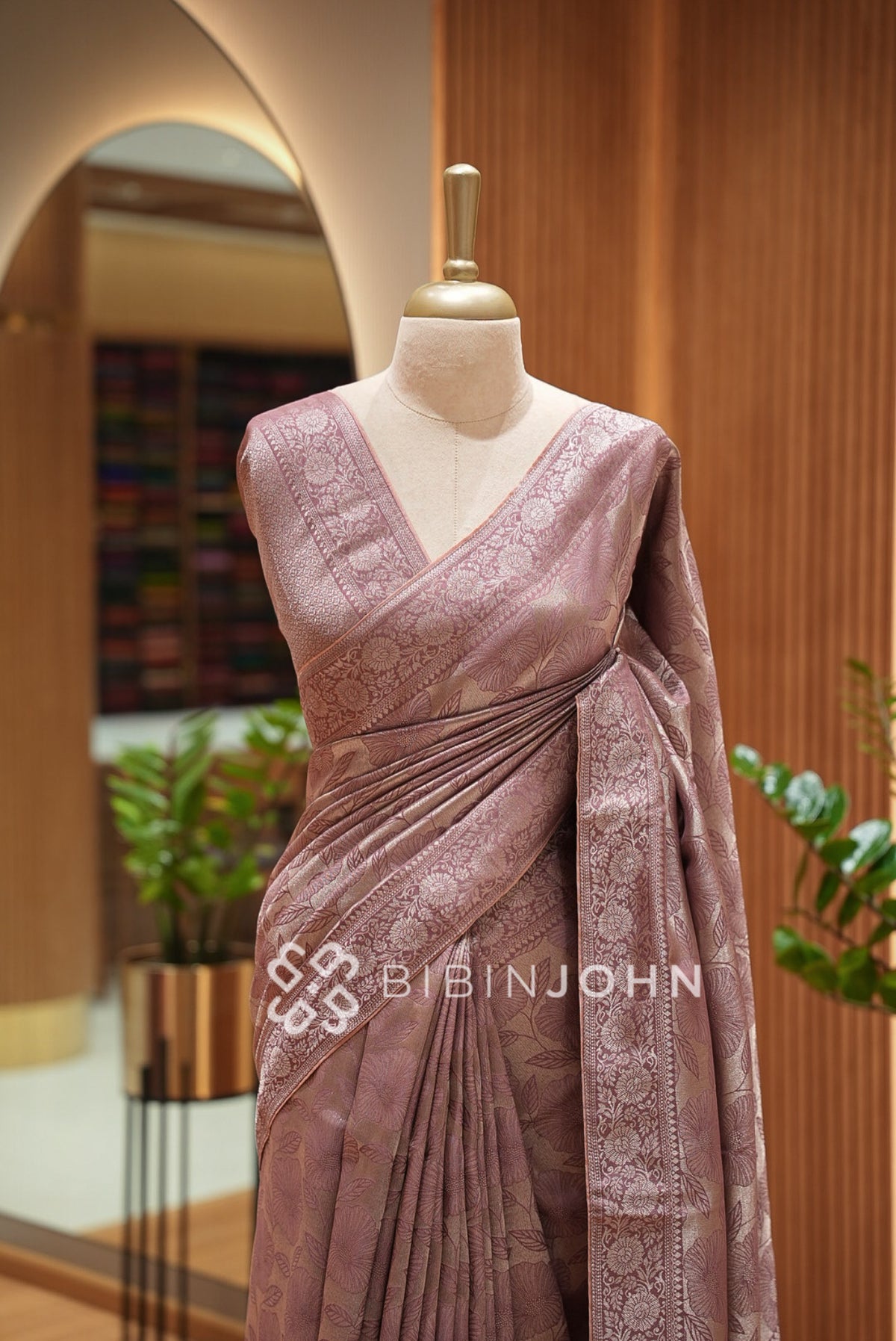 Silk Brocade Saree For Women Dusty Mauve CLOSE VIEW