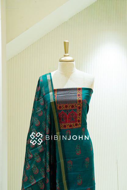 Art Maheswari Unstitched Salwar Suit Material Teal Green CLOSE VIEW