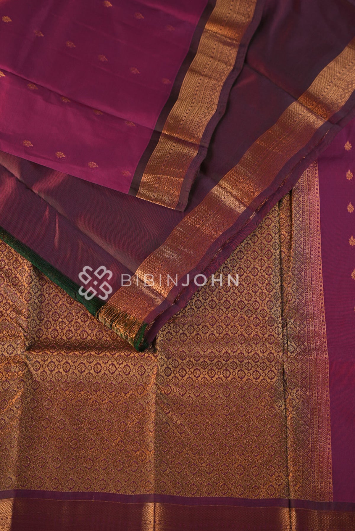 Silk Saree For Women Magenta CLOSE VIEW