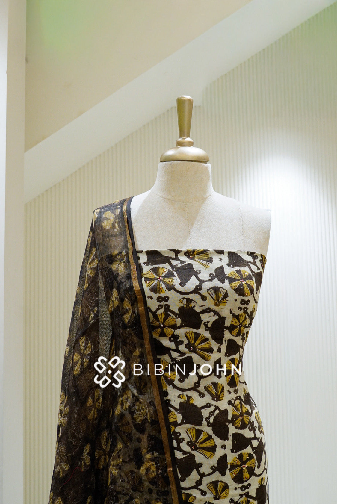 Printed Cotton Unstitched Salwar Suit Material CLOSE VIEW