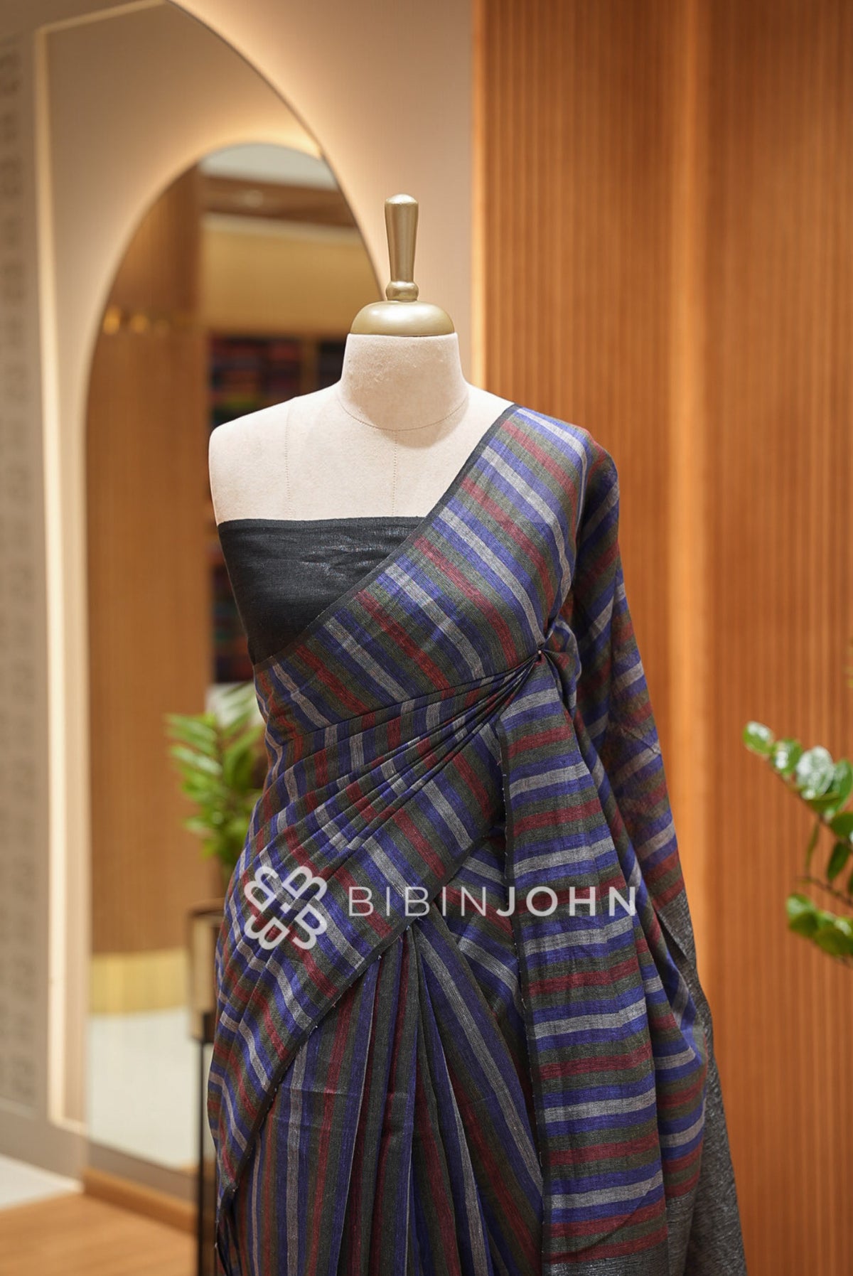 Linen Saree For Women Charcoal Black  CLOSE VIEW