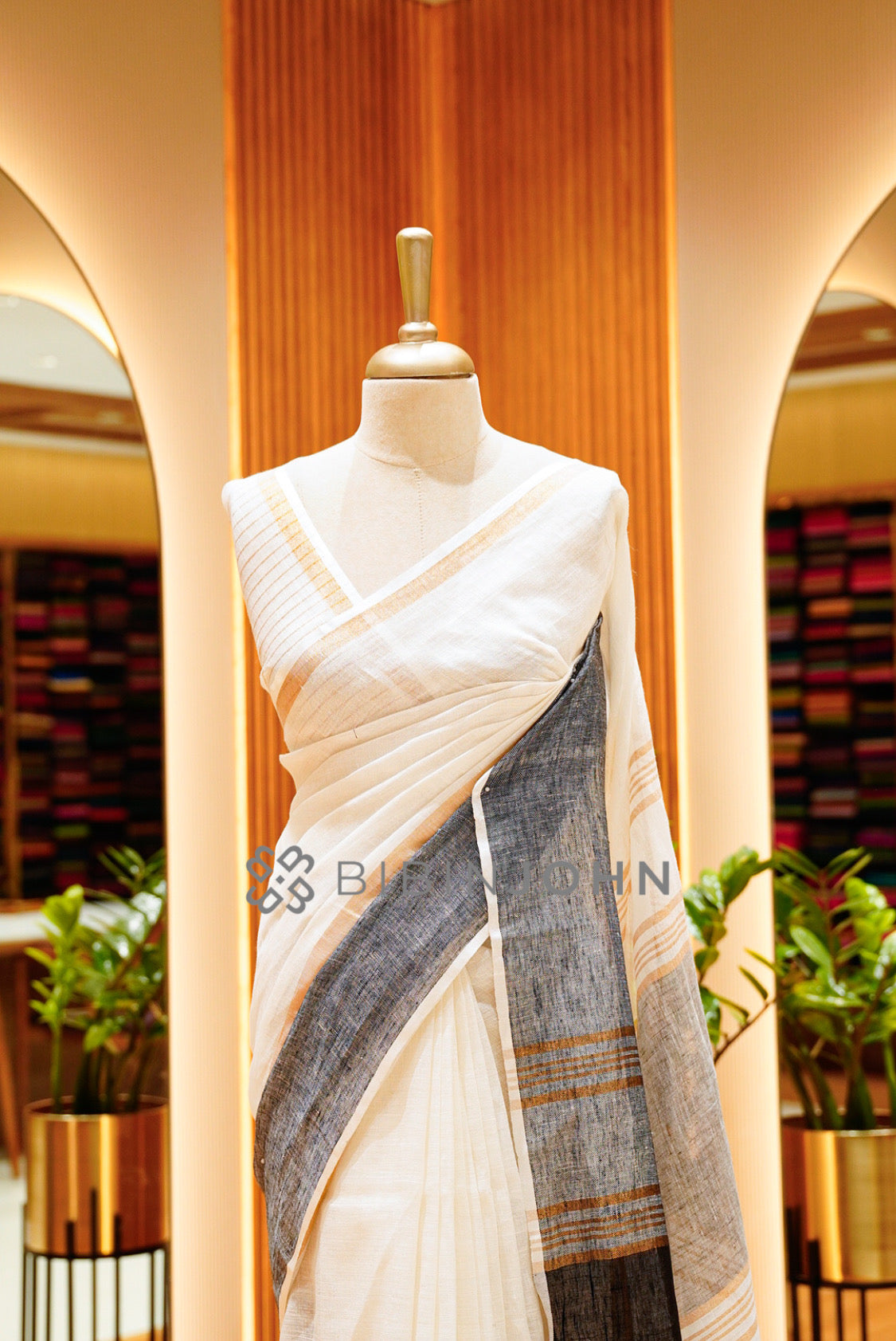 Linen Weaving Saree For Women Ivory close view