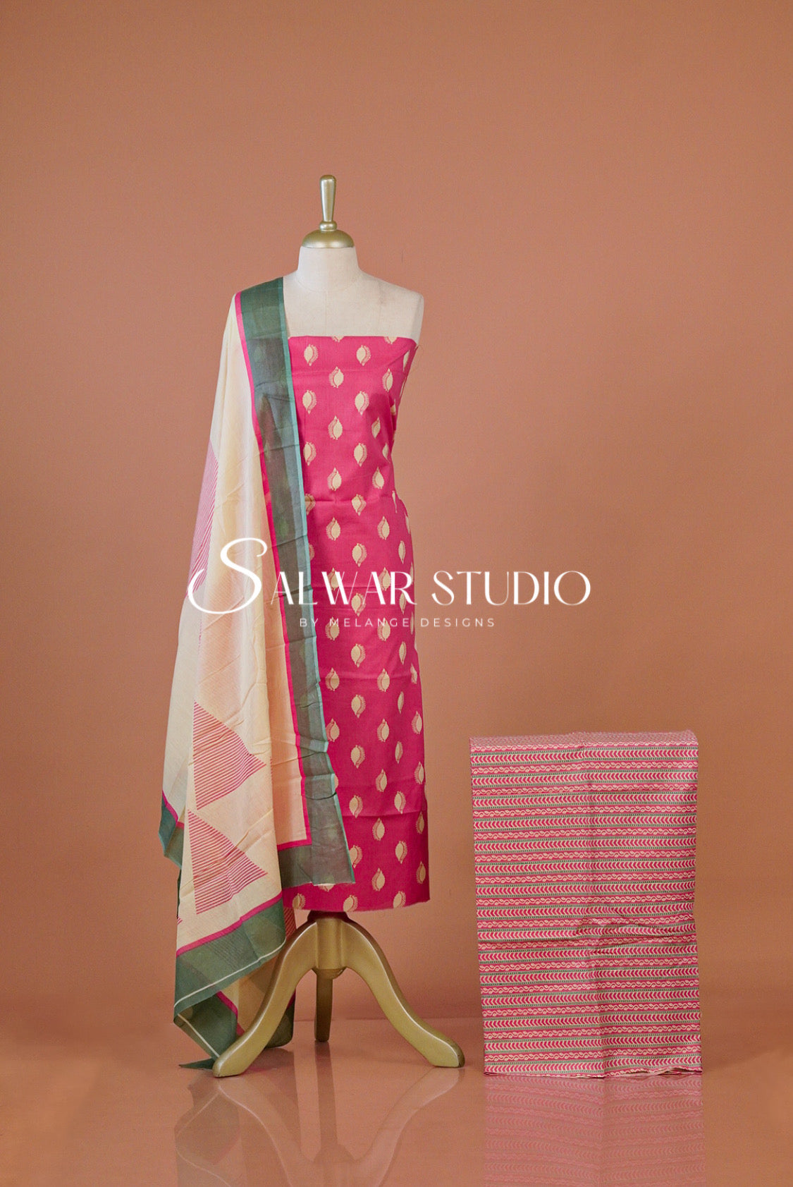 Printed Cotton Unstitched Salwar Suit Dress Material Pink AC0277