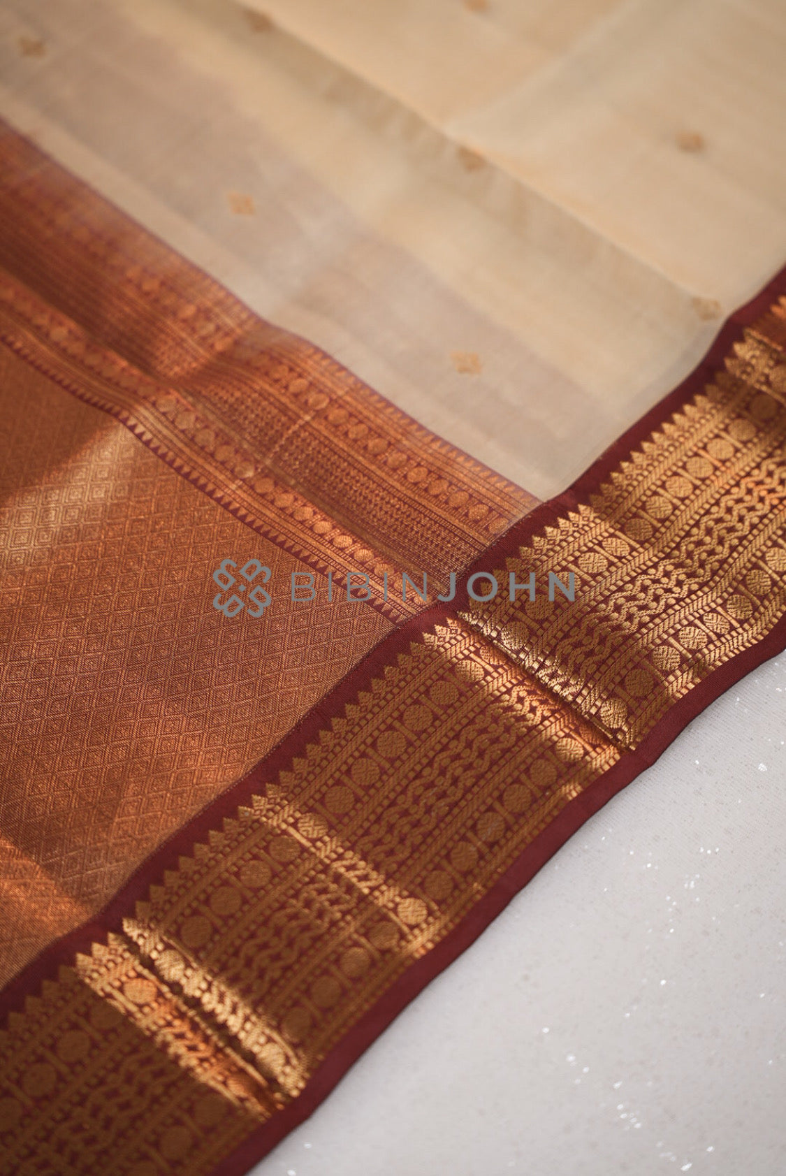 Silk Saree For Women Ivory CLOSE VIEW