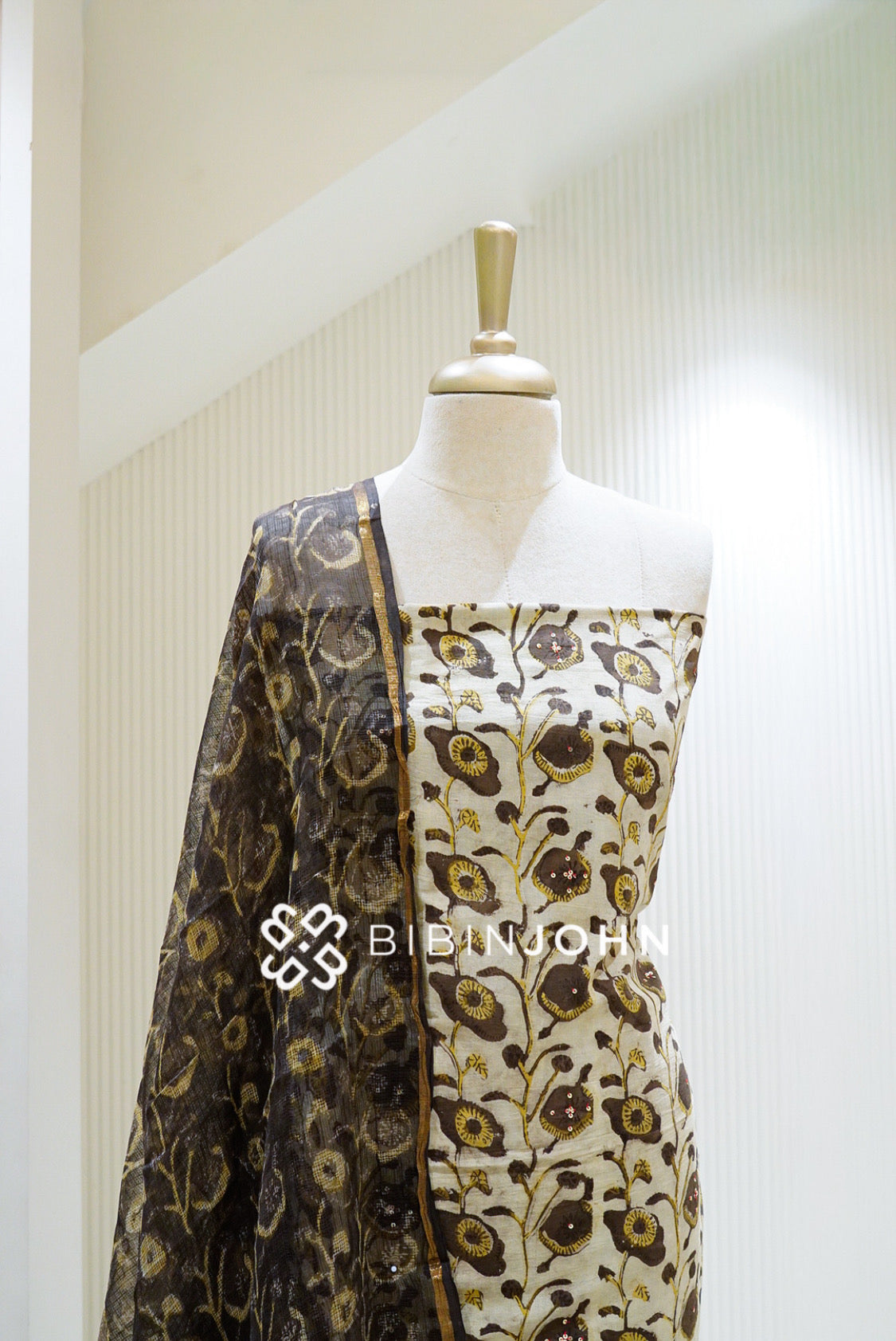 Printed Cotton Unstitched Salwar Suit Material close view