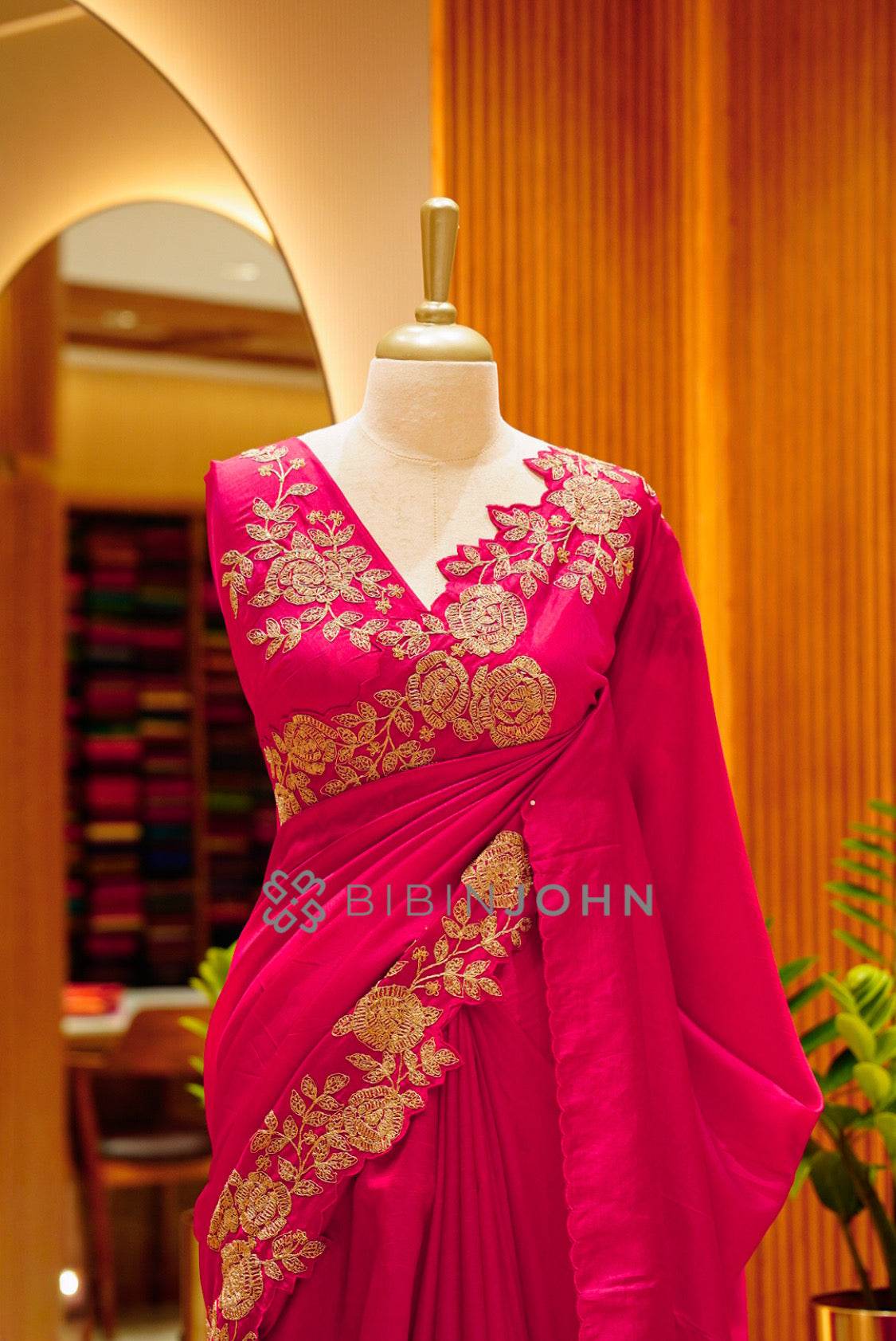 Silk Embroidery Saree For Women Rani Pink CLOSE VIEW
