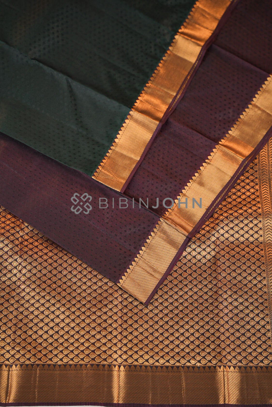 Silk Saree For Women Bottle Green CLOSE VIEW