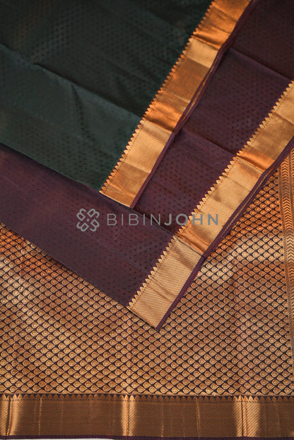 Silk Saree For Women Bottle Green CLOSE VIEW